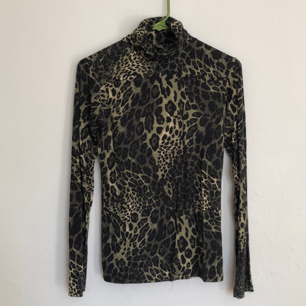 Fabrizio Gianni Leopard Turtleneck